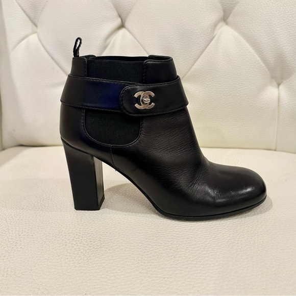 Chanel boots - Picture 3 of 10